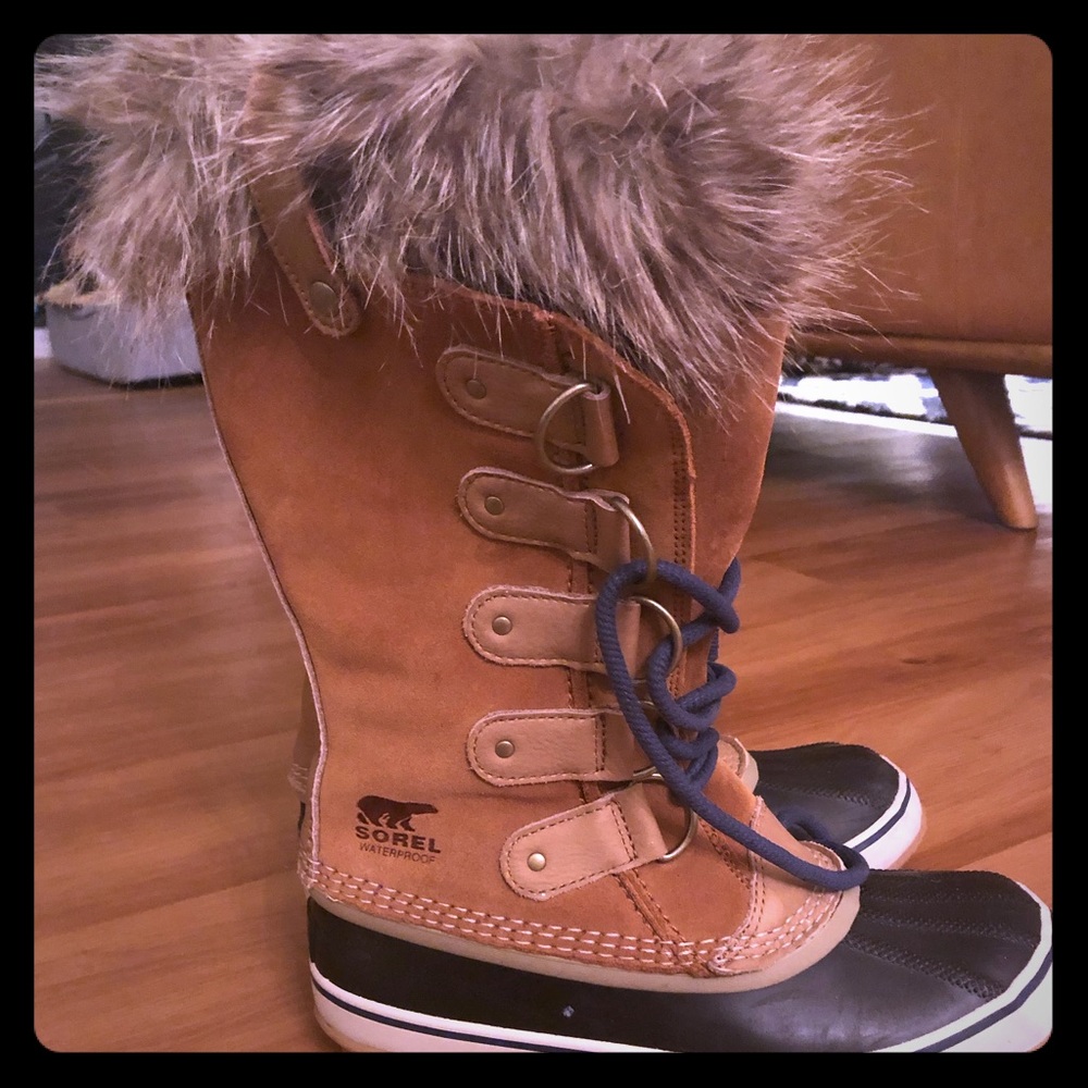 Sorel Joan of arctic faux fur size 8